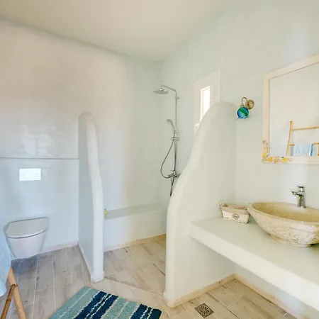 Vila Syros Escape