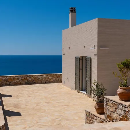 Vila Syros Escape